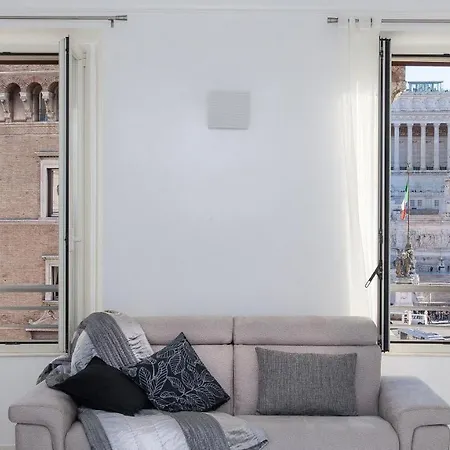 In Piazza Venezia Apartamento *